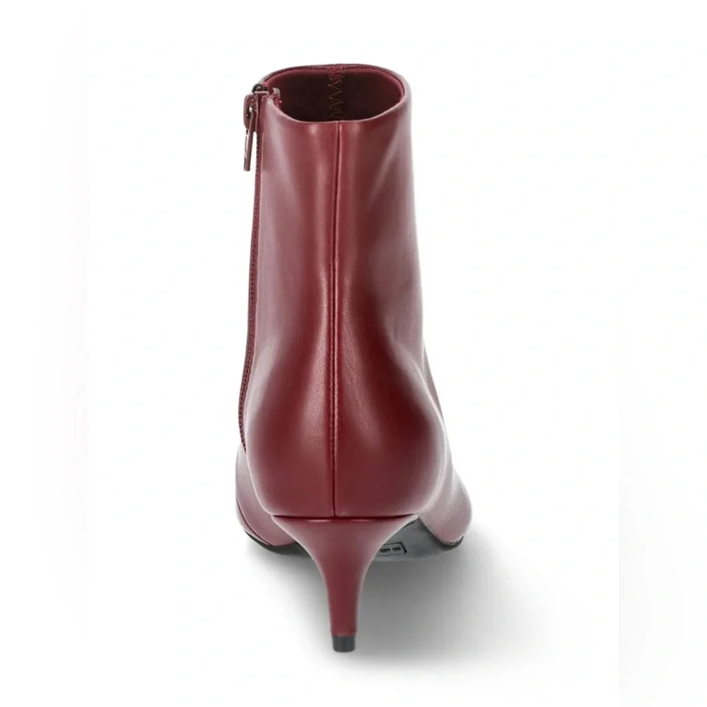 Scoop Women's Faux Leather Burgundy Kitten Heel Ankle Boots - Size 8 Like New - Picture 3 of 6